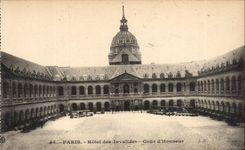 Paris - 7 - Hotel of Invalides - Main courtyard - the CPA