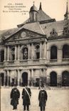 Paris - 7 - Hotel of Invalides - Main courtyard - Statue of Napoleon - CPA