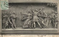 Paris 10 - Place Republic - low relief - detail - CPA