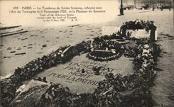 CPA Paris Fall from the unknown soldier under Arc de Triomphe