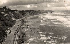 Biarritz CPM La plage a la cote des basques