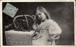 Fantasy - Child - cherries - Little girl with cherries - CPA