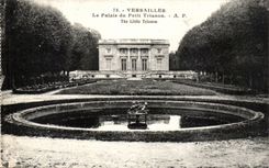 Versailles - the Palate of Small Trianon - CPA