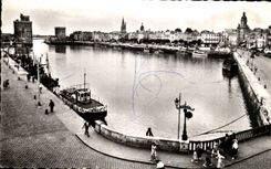 La Rochelle - Anblick des Hafens - CPA