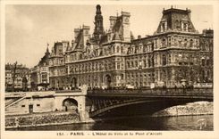 CPA Paris Hotel de ville et le pont d'Arcole