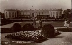 Deauville CPA the flowered beach the casino and gardens