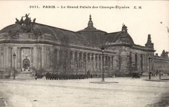 Paris CPA das Grand Palais von den Championen Elysees ist