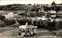 CPA Bayonne the public garden the adour and the citadel