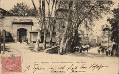 Bayonne CPA Entering of the old castle Street thiers