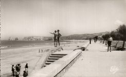 Hendaye MODERN CARD main beach and two twins