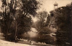 Park Paris-CPA der ChaumontHillocks