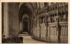 CPA Chartres Interior of the cathedral the deambulatoire