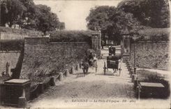 CPA Bayonne the door of Spain