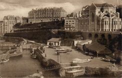 CPA Biarritz Port des pecheurs Egise Ste Eugenie et Hotel d'angleterre