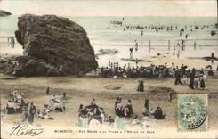 CPA Biarritz Nos bebes a la plage a l'heure du bain