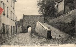 CPA St Jean Foot of port Gate St Jacques Entrance of the fort