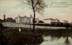 CPA Pau die Brucke der Eisenbahn und der Prachtstrasse der Pyrenees