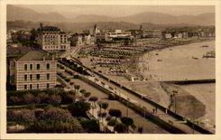 CPA Saint Jean de Luz Vue generale de la plage Boulevard Thiers Les Pyrenees