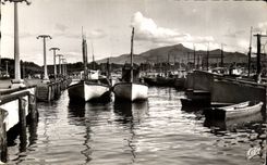 CPM Saint Jean de Luz Vue sur le port