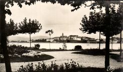 CPSM Hendaye Fontarabie seen of the gardens of Hendaye