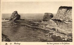 CPA Hendaye two twins and cliffs