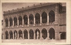 CPA Italien Italien Padua Marktplatzv Emanuele stadtischer Loggia Amulea O