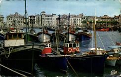 CPA Saint Jean de Luz Le port et maison de l'infante