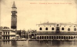 CPA Italy Italy Venezia Piazzetta S MArco E palazzo Ducal dal Pond