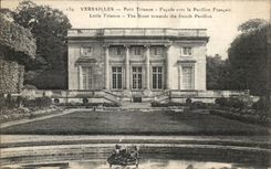 CPA Versailles Small Trianon Frontage towards the French house