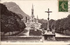 CPA Lourdes the basilica and the Breton martyrdom