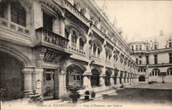 CPA Schloss Pierrefonds des Haupthofes eine Galerie