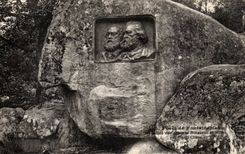 CPA Drill of Fontainebleau Medeaillon of the painters Rousseau and Millet