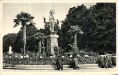 CPA Lourdes the virgin couronnee