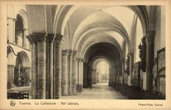 CPA Belgique Tournai La cathedrale Nef laterale