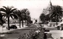 CPSM Cannes the boulevard of the Small cross Carlton and the palate of the festival