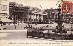 CPA Bordeaux Fountain and place of the Comedy