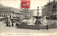 CPA Bordeaux Fountain and place of the Comedy