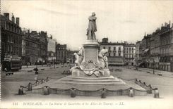 CPA Bordeaux Statue of Gambetta and alleys of Tourny