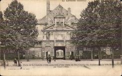 CPA Nancy Porte de la citadelle Statue du duc Ahrles III