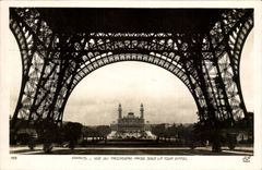 Paris CPA Seen of Trocadero taken under the Eiffel Tower