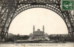 Paris - - Palais du Trocadero - Vue prise sous la Tour Eiffel - Eiffel Tower CPA 