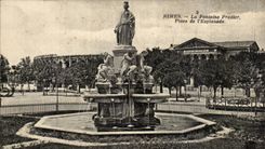 Nimes - der Pradier Brunnen - Ort von Esplanade CPA