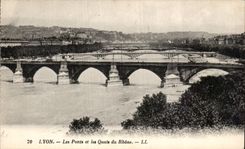 CPA Lyon bridges and quays of the Rhone