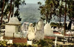 CPA Scenes and types of North Africa Moorishes to the cemetery Women Folklore