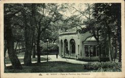 CPA Vichy Parc et pavillon des CElestins