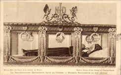 Religion - the Happy Bernadette in her hunting - CPA