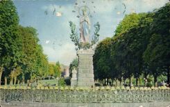 Lourdes - the Couronnee Virgin - CPA