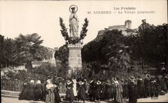 Lourdes - the Couronnee Virgin - CPA