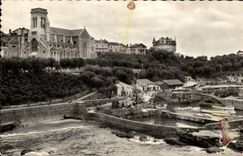 CPSM Biarritz le port des pecheurs et l'eglise Ste Eugenie
