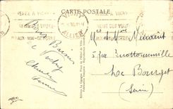 CPA Vichy Vue generale prise en avion Les quais de l'Allier Etablissement thermal